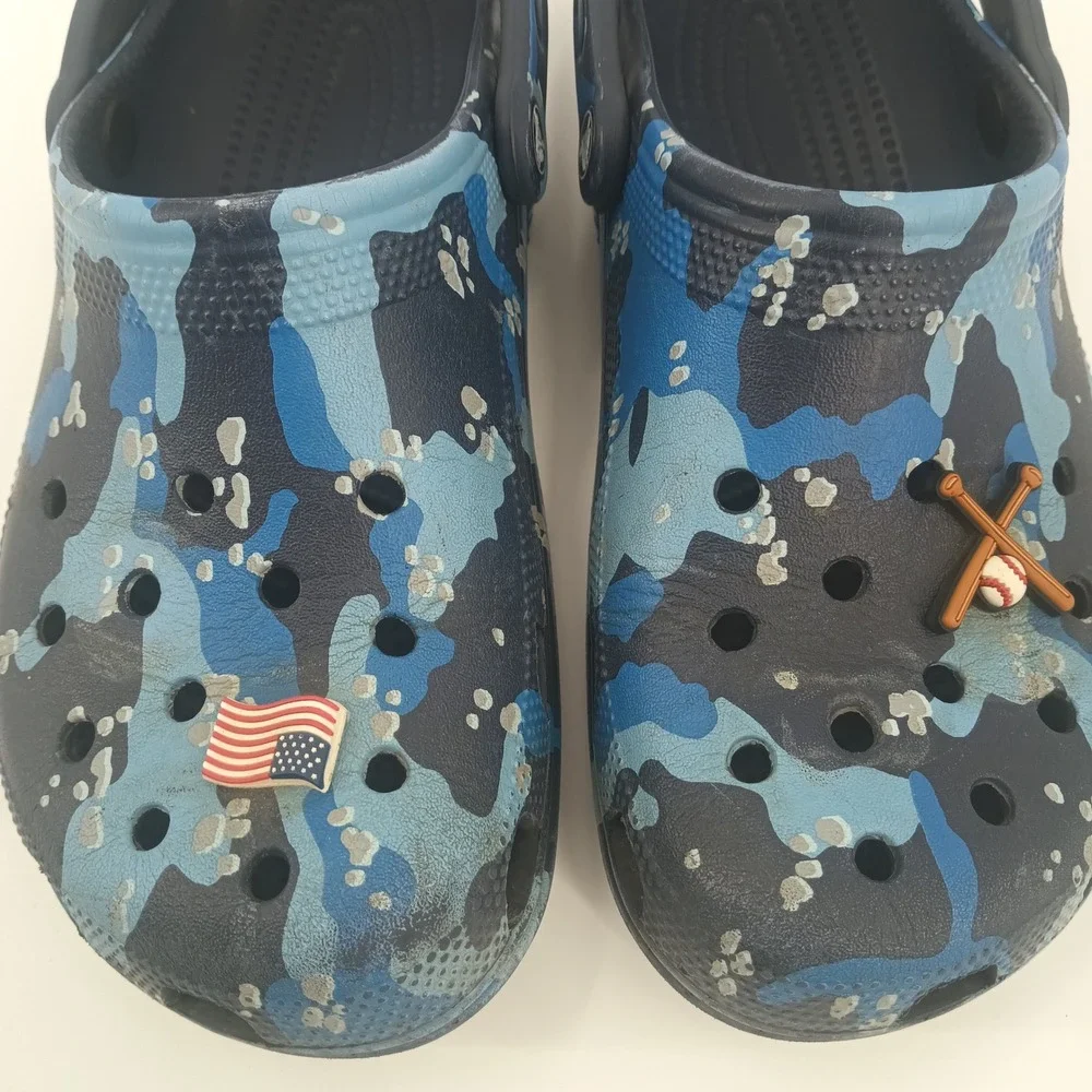 CROCS worn back